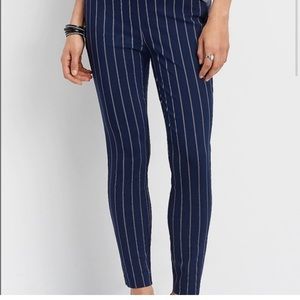 Maurice’s Navy and White Striped Stretchy Pull-on Ankle/Cropped Skinny Pant XXL